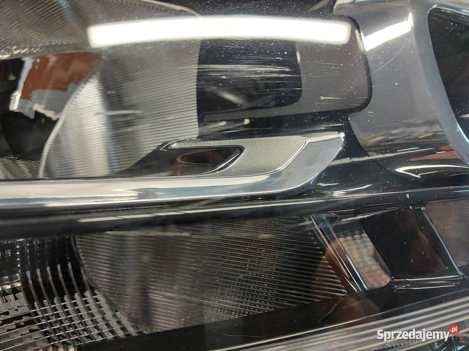 Citroen Berlingo Partner IV Lampa przód prawa