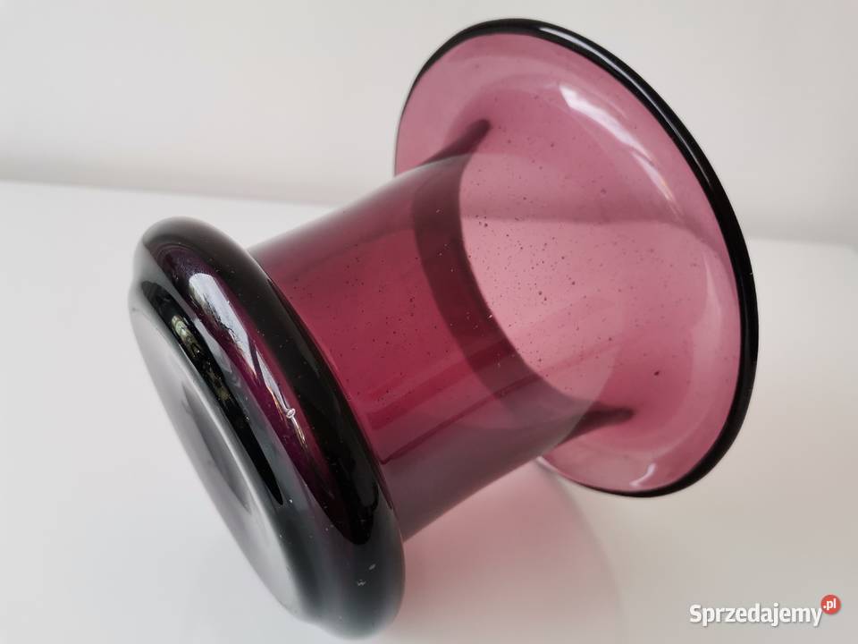 Stary fioletowy wazon forma szklana soczewka