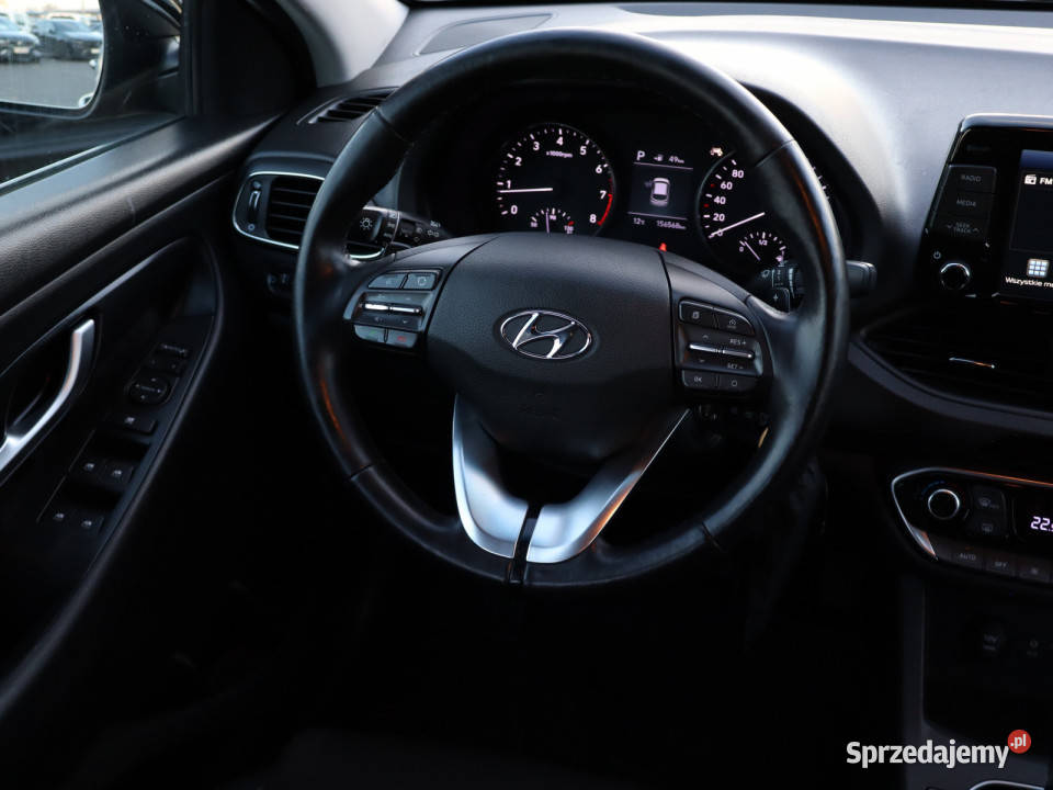 Hyundai i30 14 TGDI czujnik parkowania