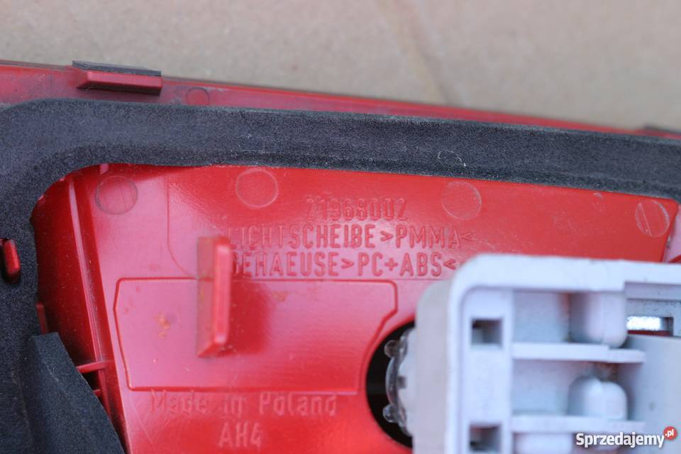 AUDI A4 B8 AVANT KOMBI LAMPA TYŁ PRAWA STOP W Bieleń sprzedam