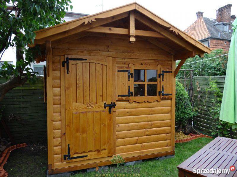 Drewutnia z czterema boksami domek Róża