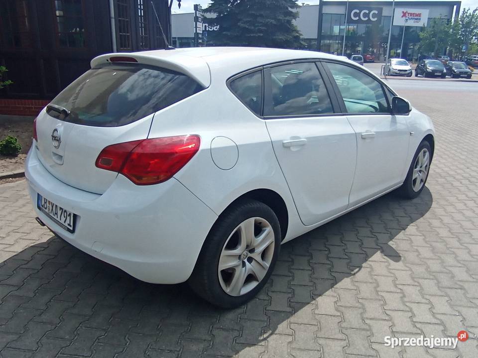 Opel astra J 14T 120 bogata wersja serwisowane Astra Oborniki sprzedam