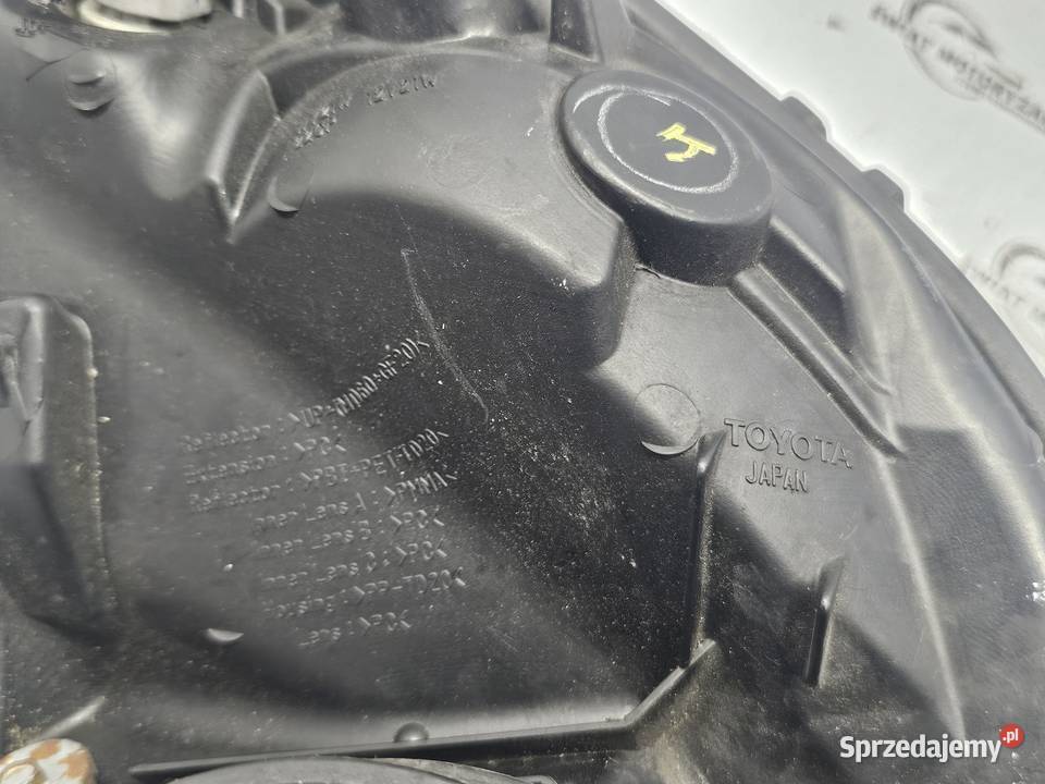 TOYOTA PRIUS XW20 06r lampa lewa przód ANGLIK osobowe Kielce