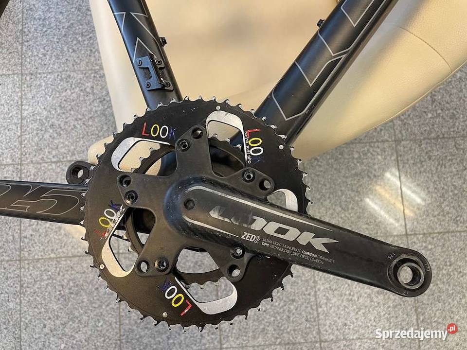 Zestaw czarnozłotych ramek Look 695 w rozmiarze Brzeziny