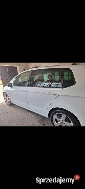 Volkswagen Golf Sportsvan 2015r 20 tdi 150 nieuszkodzony