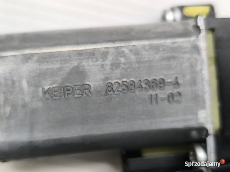 SILNICZEK REGULACJI FOTELA LEWY EKLASA W212 Wyposażenie elektryczne