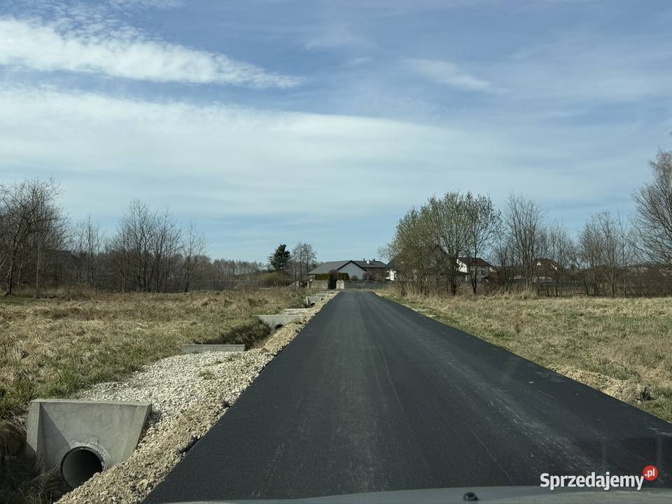 Szeroka działka budowlana 1342 m2 Radomsko