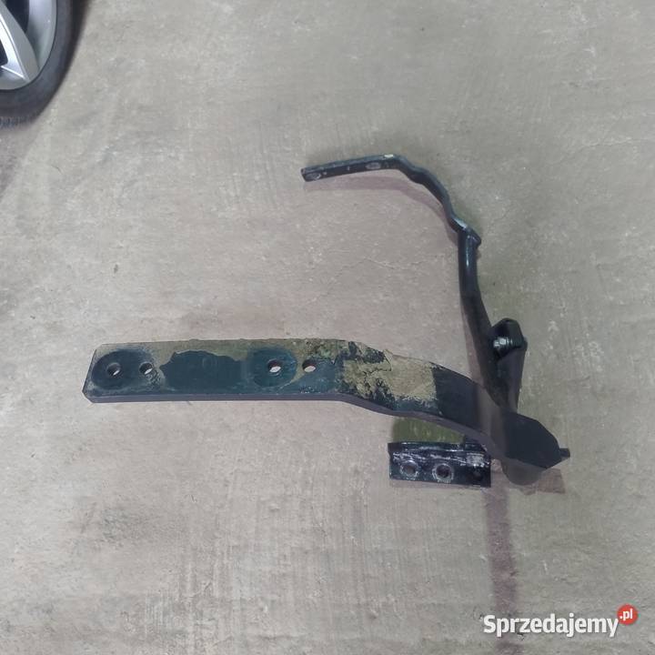 Uchwyt wspornik błotnika przedniego Zetor