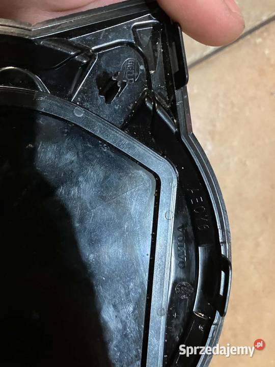 Emblemat na grill volvo