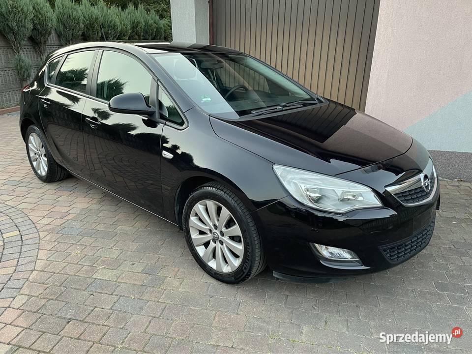 Opel astra J 16 benzyna klima Alu piękne auto 1600cm3 Częstochowa