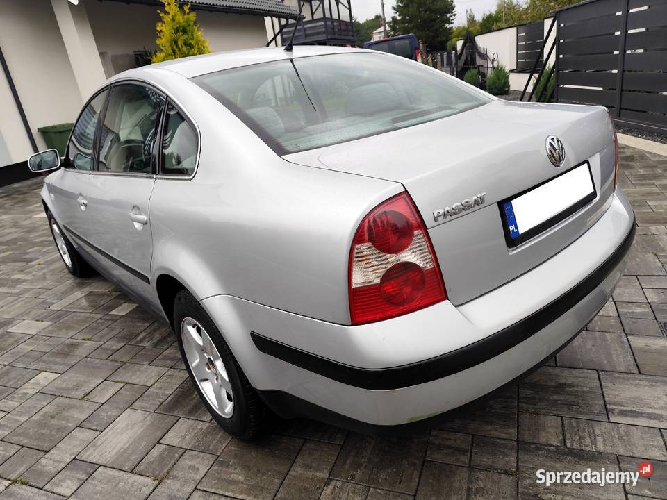 VW Passat B5 FL 16 2001 Niski Przebieg
