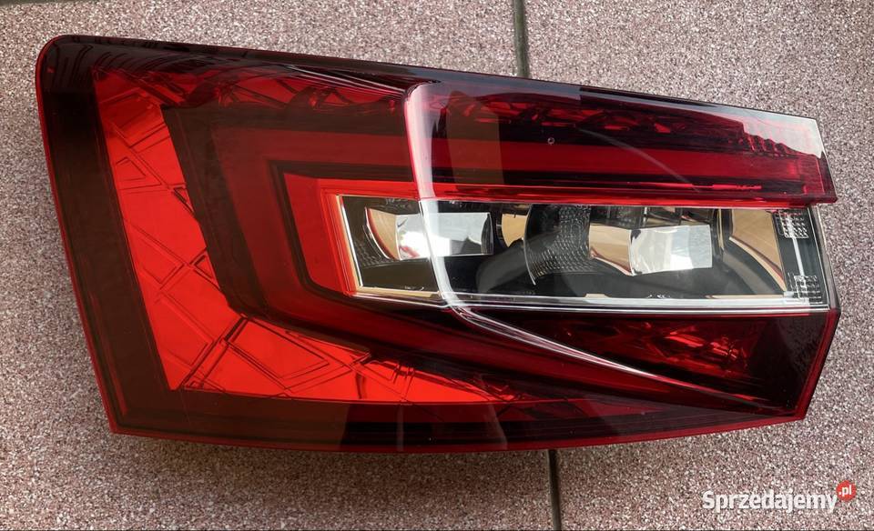 LAMPA TYLNA LED LEWA OE SKODA SUPERB COMBI Kozy
