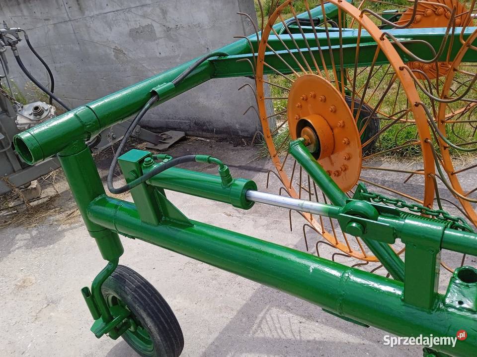 Zgrabiarka do siana i sianokiszonki Suszeń