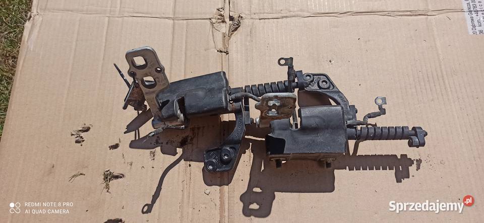 bmw e91 siłowniki tyl klapy komplet Imielin