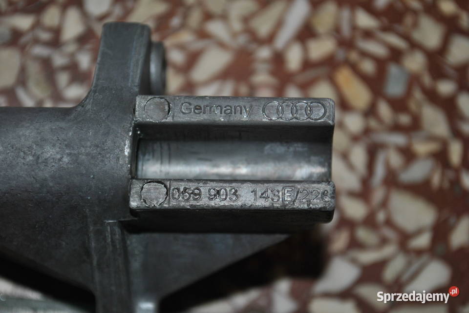Podstawa alternatora AUDI A4B5 A6C5 PASSAT B5 Poręba