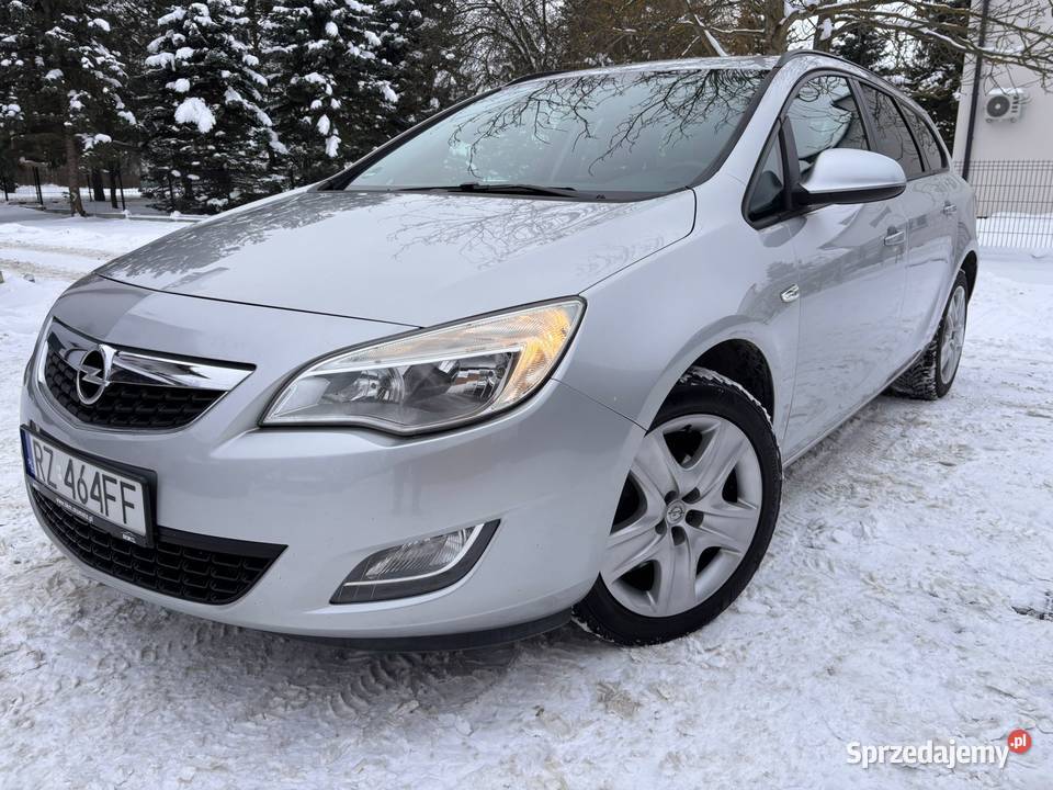 Opel Astra 14 Turbo 140 2010 Astra Rzeszów sprzedam
