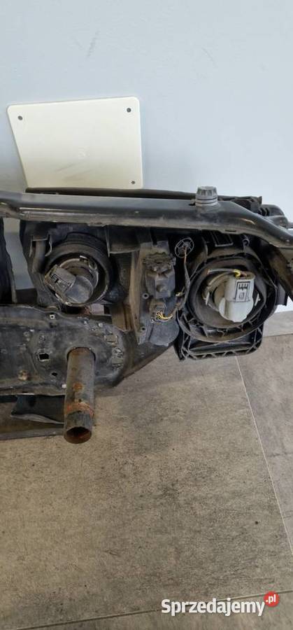 Pas przedni BMW E46 COMPACT razem z reflektorami osobowe Kończyce Małe