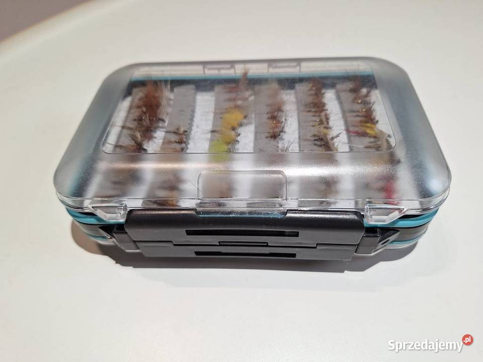 Przynęty wędkarskie Muchy 150 sztuk pudełko