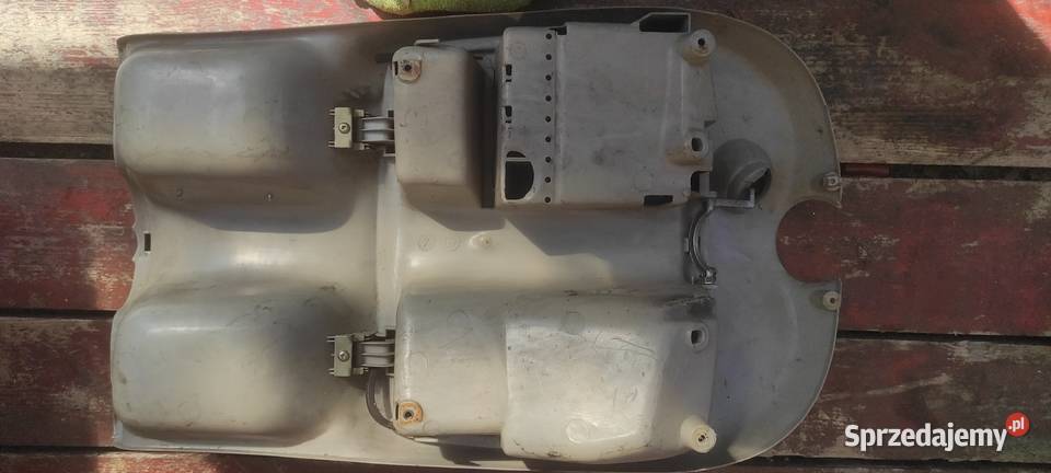 Piaggio Free 50 wypełnienie kolan plastik osłona mazowieckie