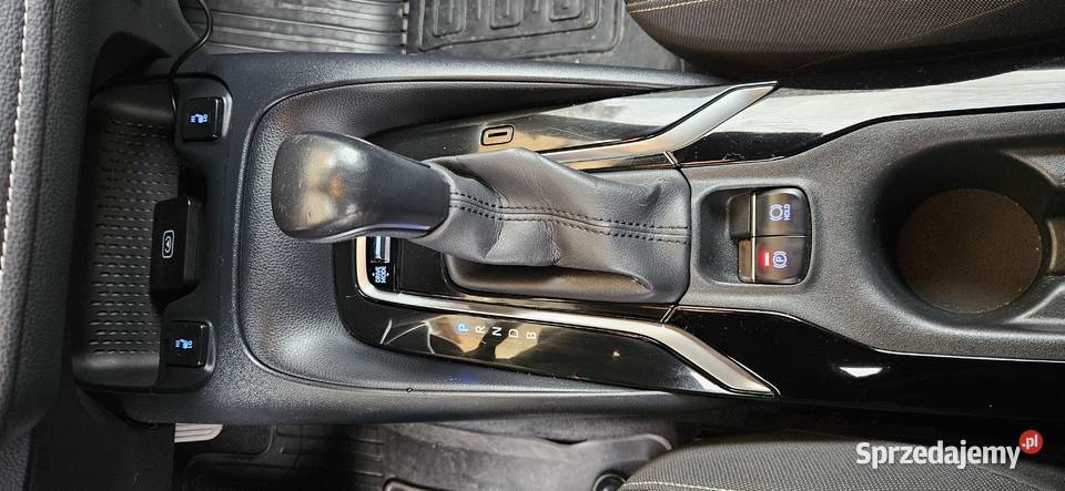 Toyota Corolla 18TS Hybrid Salon Polska e210 Rok produkcji 2019 warmińsko-mazurskie Ełk sprzedam