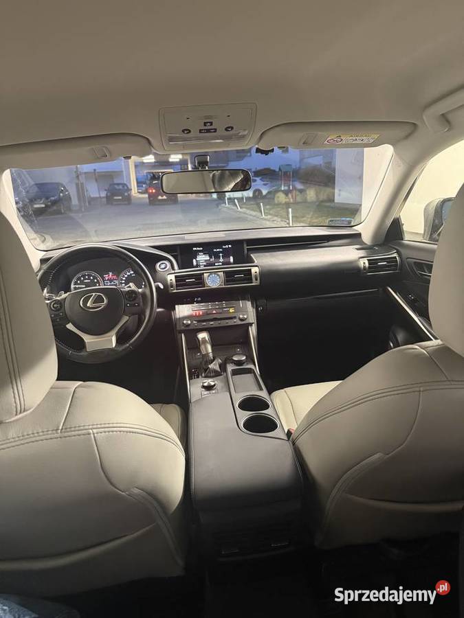 Lexus IS300h niski przebieg 40k Faktura VAT 23 nieuszkodzony Poznań