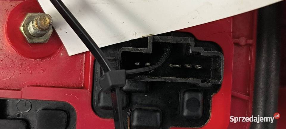 LAMPA LEWA TYŁ PEUGEOT 206