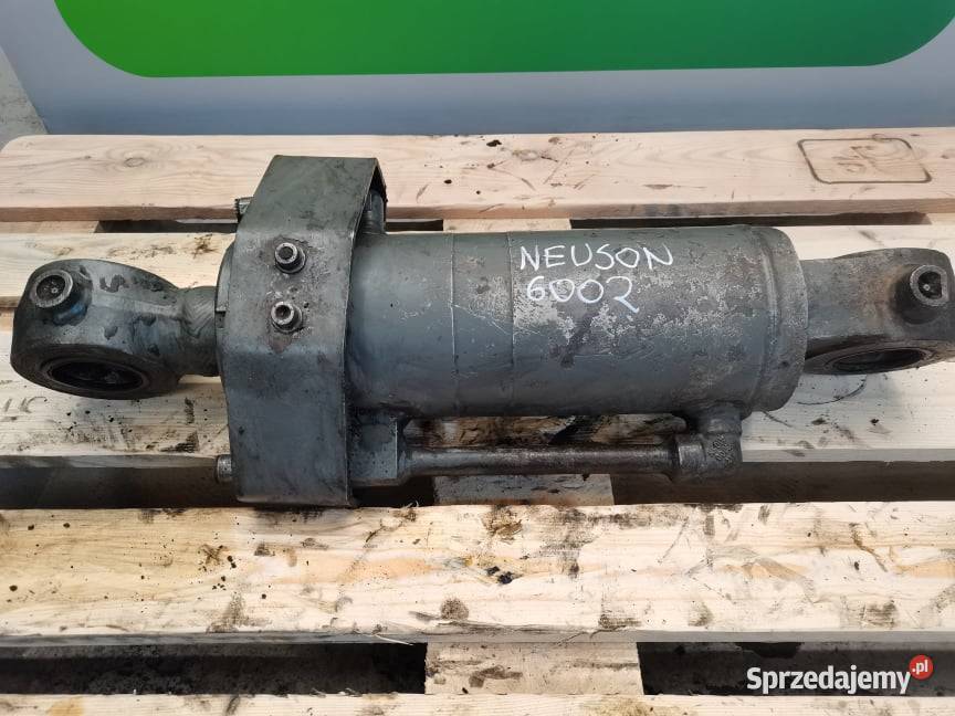 Neuson 6002 Siłownik pługa wielkopolskie Wilkowo
