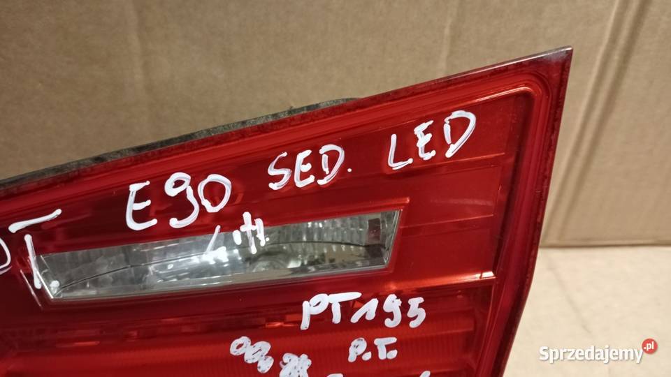 BMW E90 FL SEDAN LAMPA TYŁ PRAWA W KLAPĘ LED wielkopolskie Zbierkowo