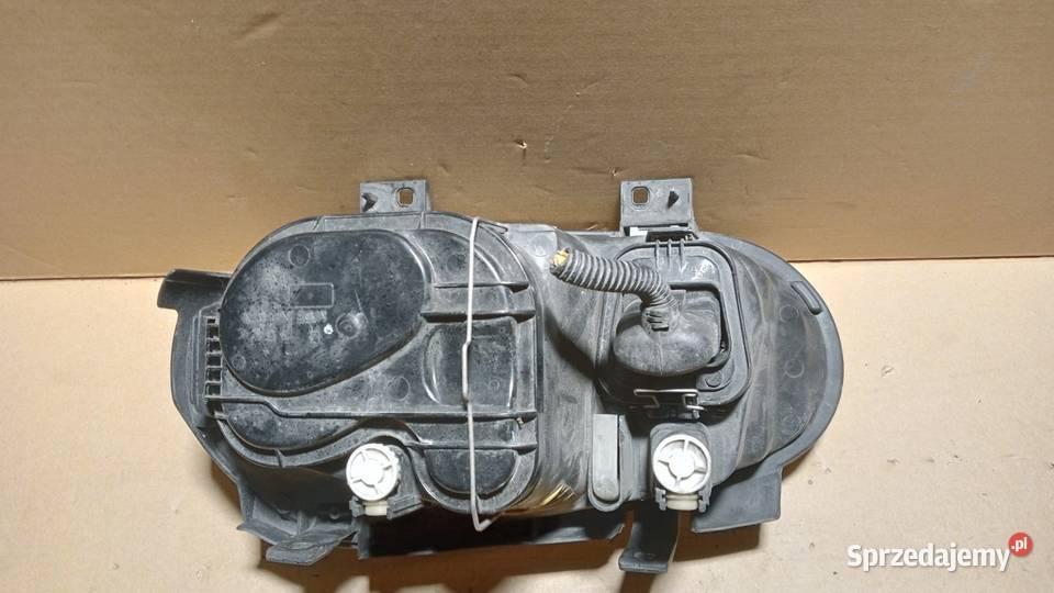 VW GOLF IV LAMPA PRZÓD PRAWA Zbierkowo