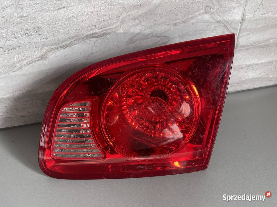 HYUNDAI SANTA FE 2 PRAWA LAMPA W KLAPĘ osobowe