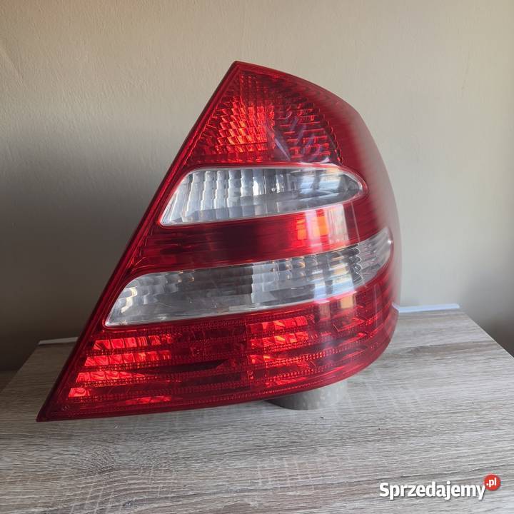 MERCEDES E KLASA W211 SEDAN 20022006r LAMPA osobowe Lampy tylne Katowice