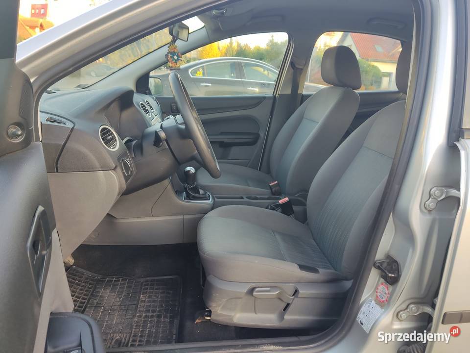 5 drzwi Ekonomiczny FOCUS 2005 poj 16 benz skrz Elbląg