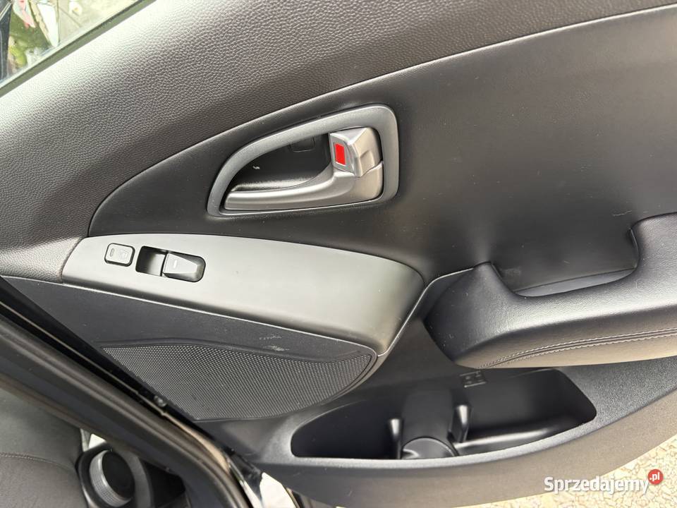 Hyundai ix35 ładny bez rdzy Niemcy benzyna hak Trześń