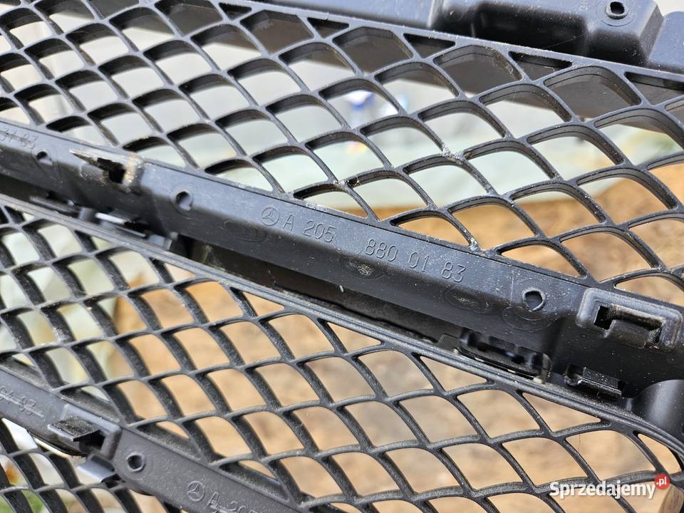MERCEDES W205 1418 GRILL ATRAPA ZDERZAKA PRZÓD wielkopolskie Międzychód sprzedam