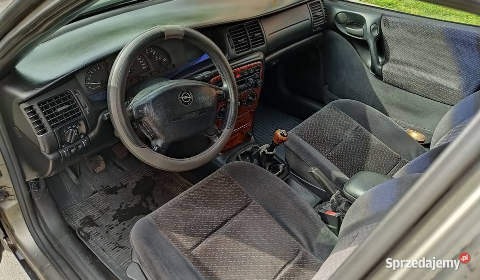 Opel Vectra B 20 LPG kombistan długie opłaty Kraków