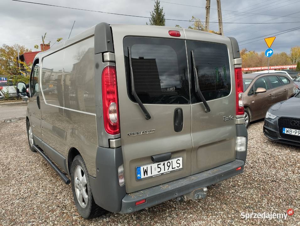 RENAULT TRAFIC 25D hak tempomat brutto vat23 zarejestrowany w Polsce mazowieckie Warszawa