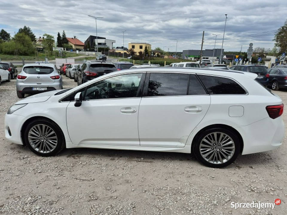 Toyota Avensis Panorama Skóra NaviSuper stan III czujnik deszczu sprzedam