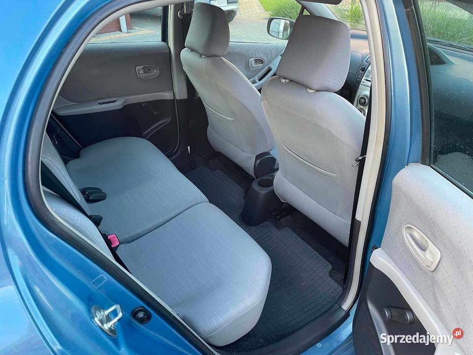 Toyota Yaris Salon polska serwisowany Zarejestrowany w Polsce Łódź sprzedam