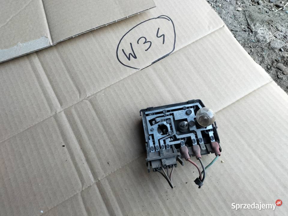 AUDI 80B4 80B3 SEDAN GNIAZDO OPRAWKA WKŁAD LAMPY prawe Kamień-Kolonia sprzedam