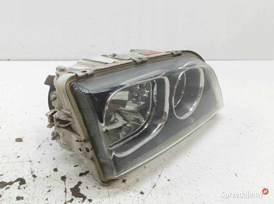 LAMPA PRZÓD PRAWA LIFT 30899879 1AG24700202 sprzedam