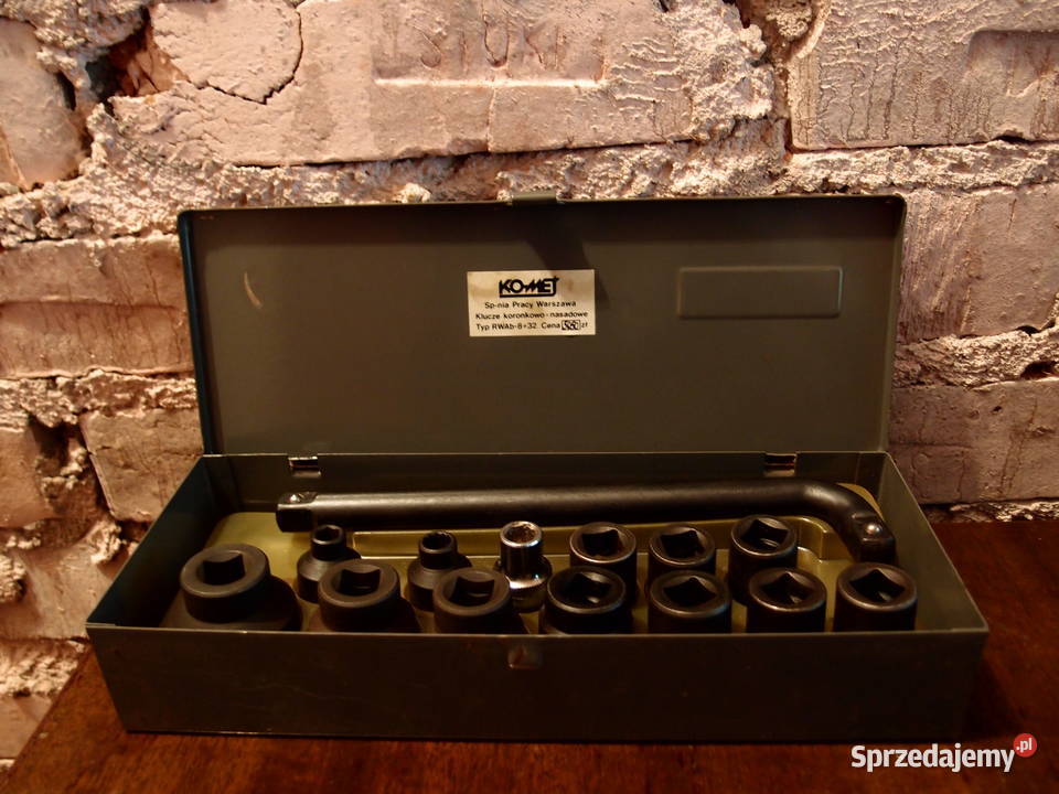 Zestaw kluczy z PRLu Komet Nasadkowo Koronkowe Zestawy narzędzi łódzkie