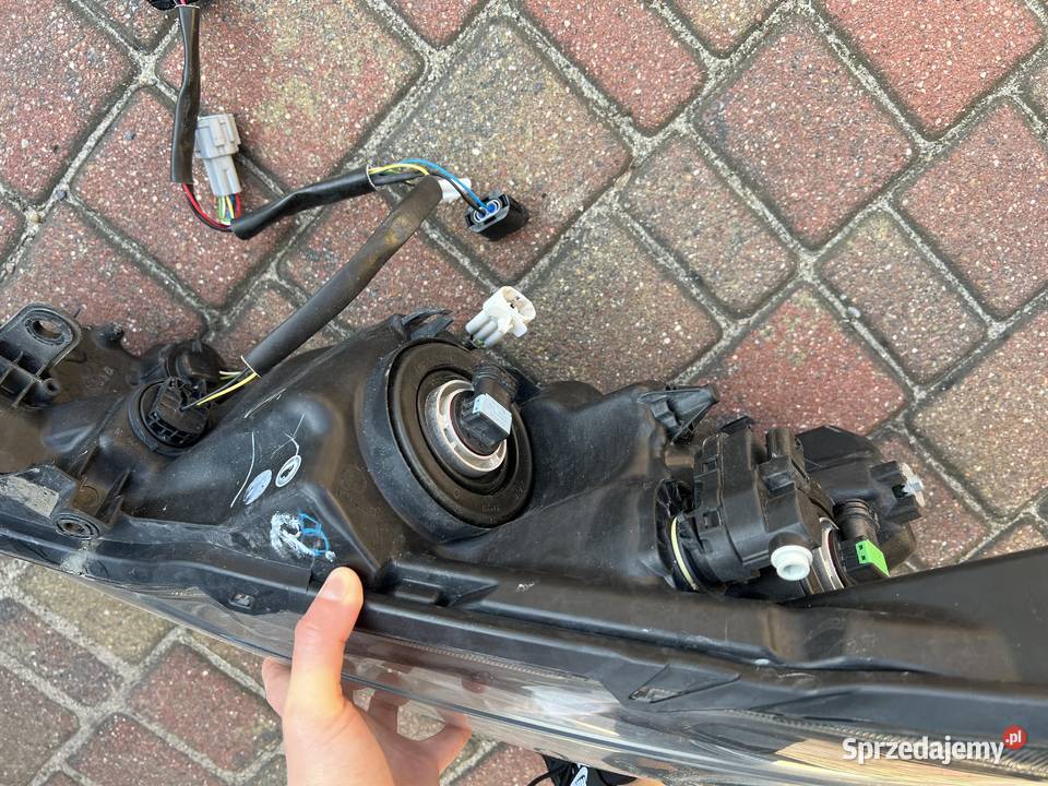 Lampa reflektor Nissan Micra k14 osobowe Konin sprzedam