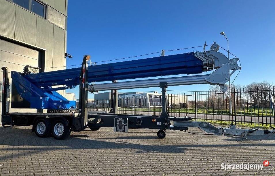Żuraw budowlany dźwig budowlany BCKER AHK 341800 Poznań