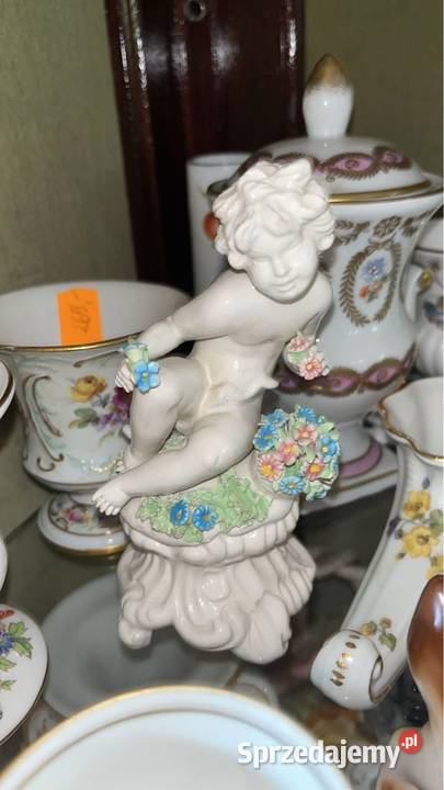 Figurka Cherubin z kwiatkami Capo di Monte Gdańsk