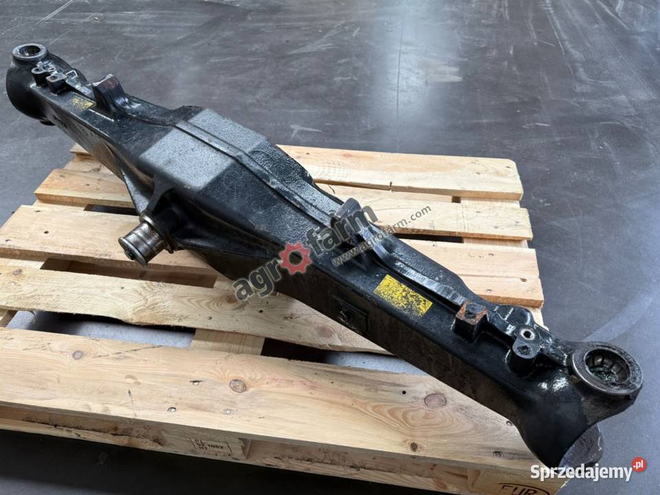 Obudowa przedniego mostu Case Luxxum 120 Układ kierowniczy i oś przednia Rolnictwo dolnośląskie