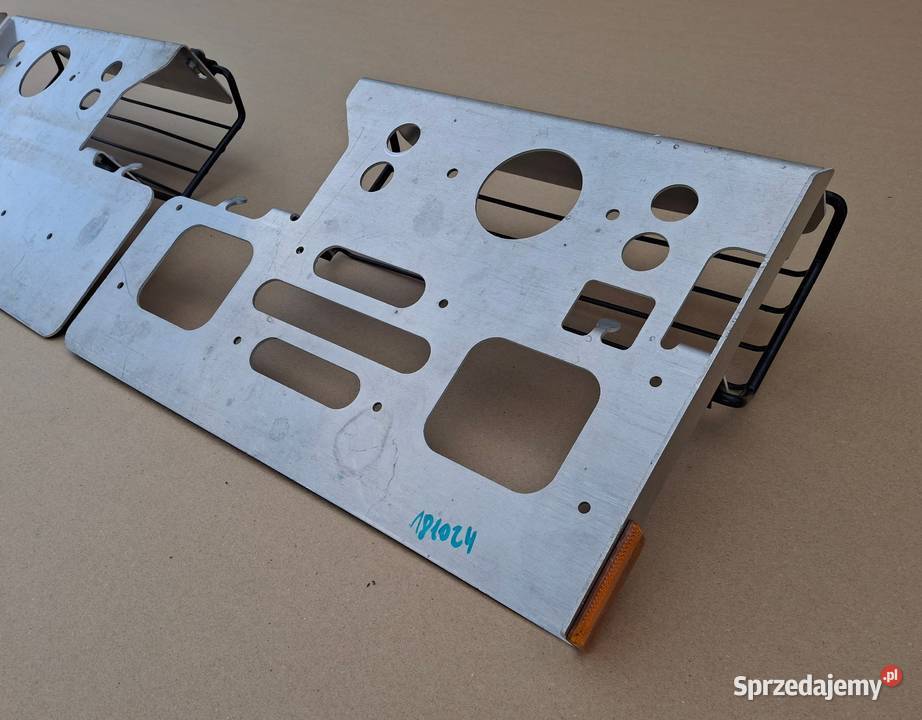 MERCEDES BLACHA WSPORNIK LAMPY TABLICY Bieleń