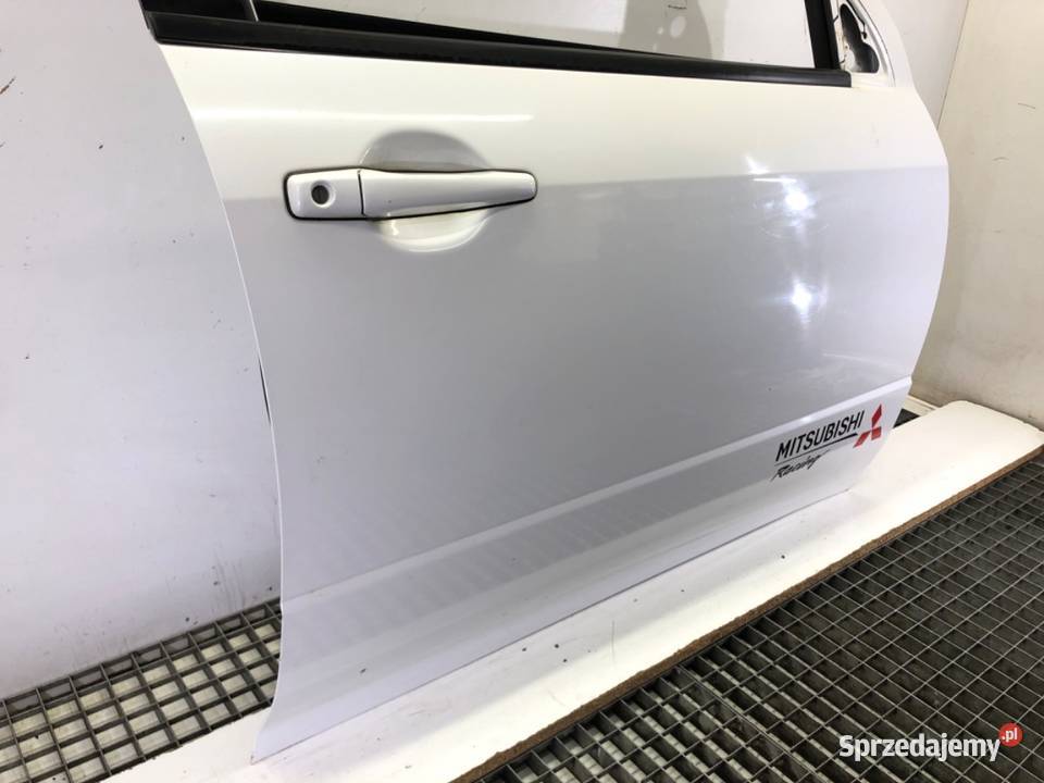 DRZWI PRAWY PRZÓD MITSUBISHI OUTLANDER I SUV