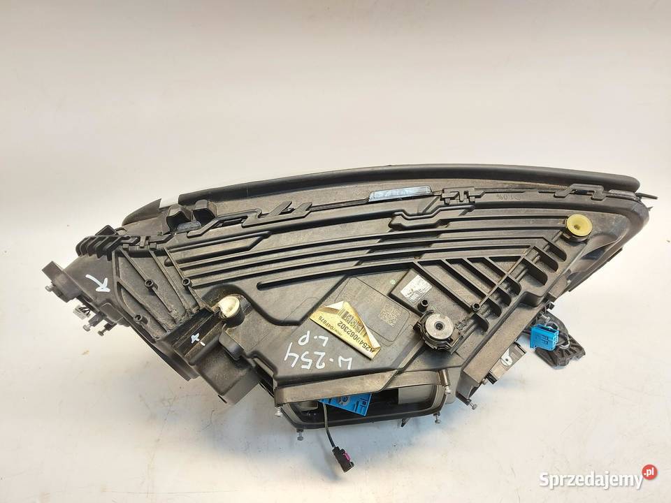Mercedes W254 GLC 220d LAMPA LEWA PRZÓD LED osobowe sprzedam
