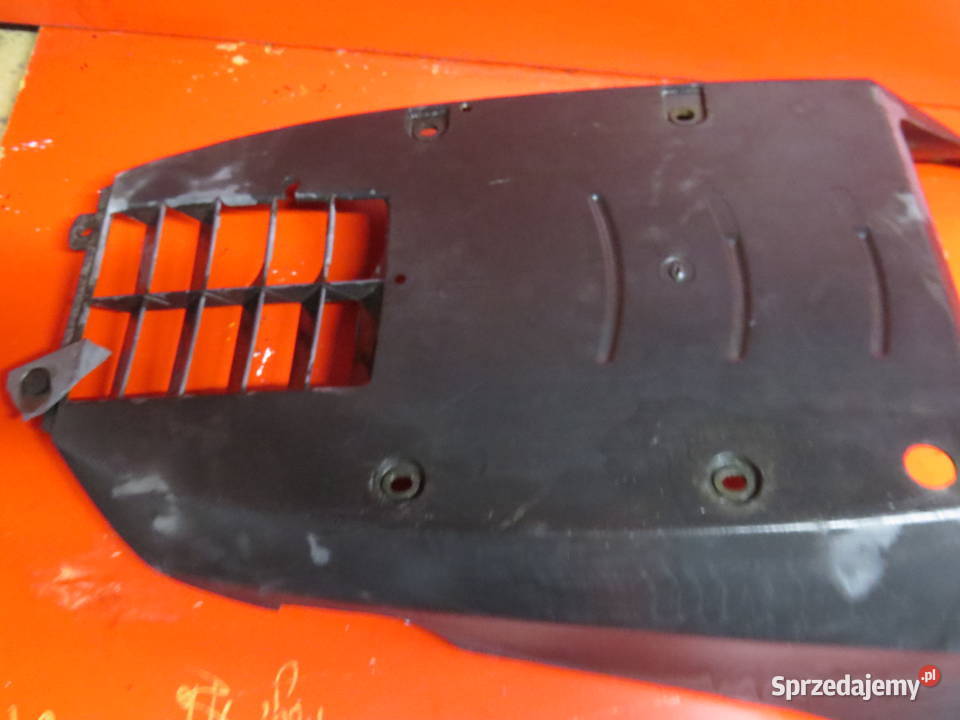 SUZUKI BURGMAN K7 200 125 150 osłona silnika