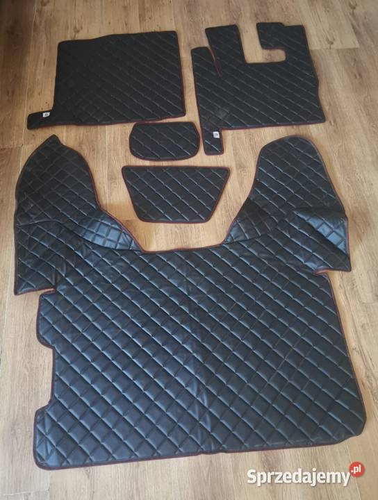 Duża półka DAF z kompletem pikowanych dywaników